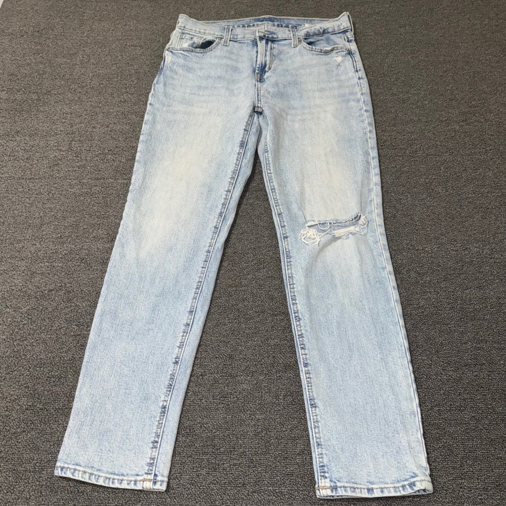 Old Navy Boyfriend Mid Rise Light Wash Distressed Straight Leg Jeans Size 4